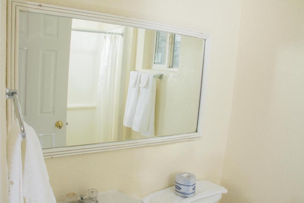 Superior King Room interior